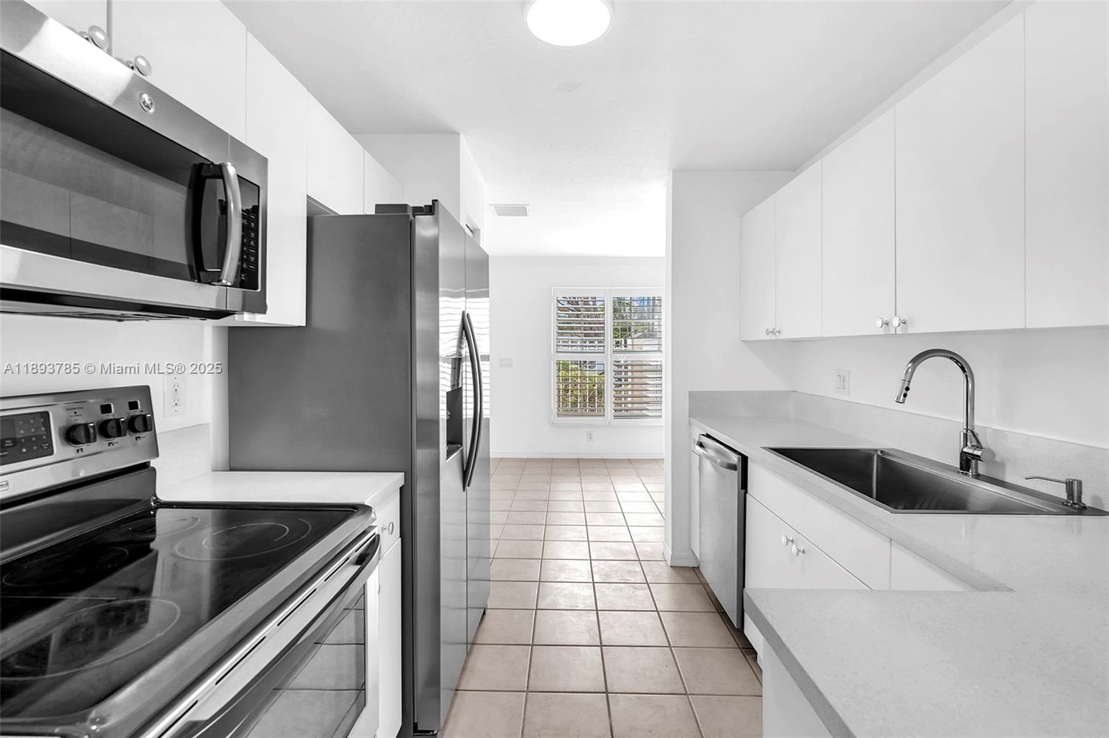PEMBROKE ISLES 1 - Residential Lease