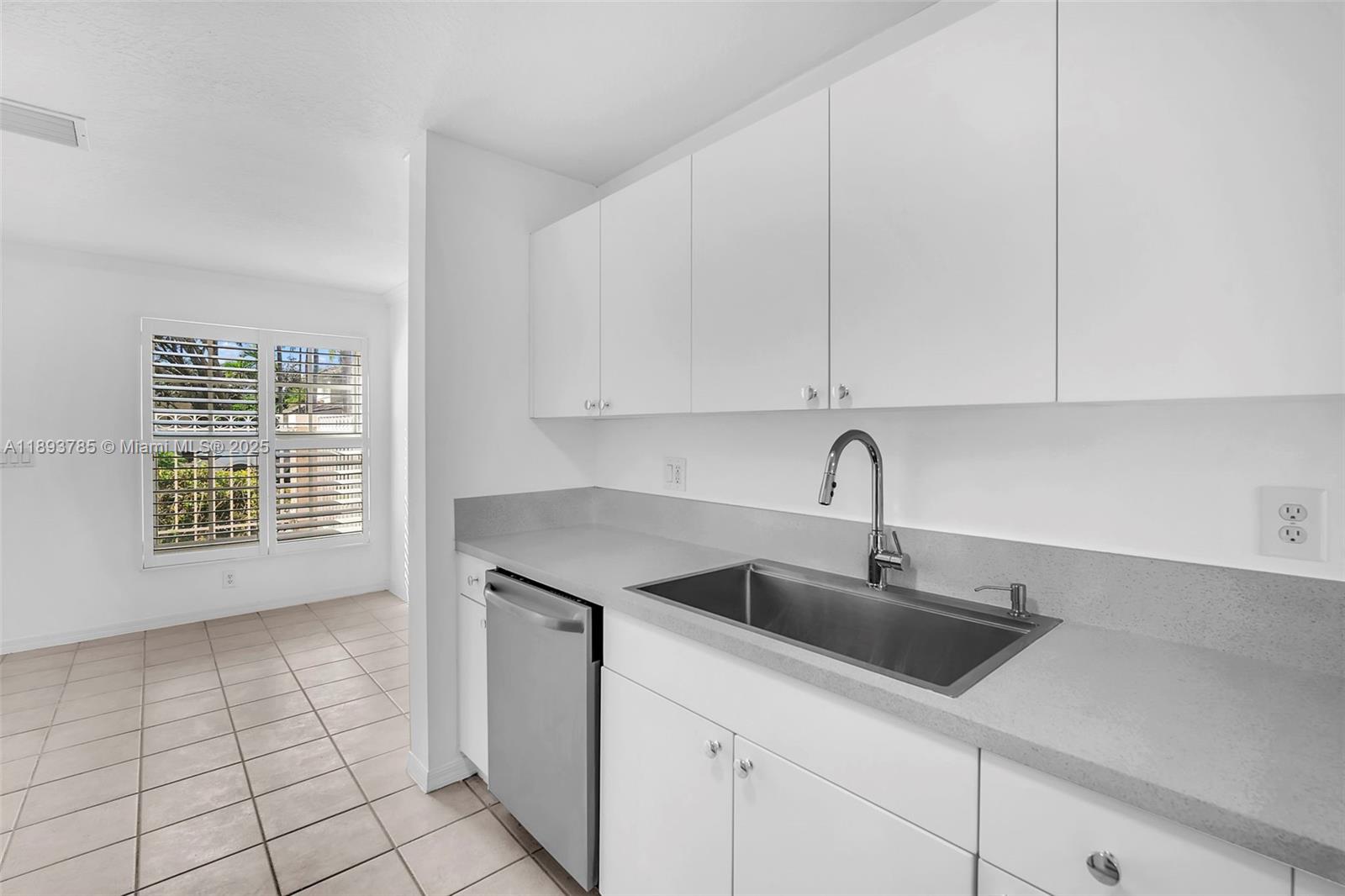 PEMBROKE ISLES 1 - Residential Lease