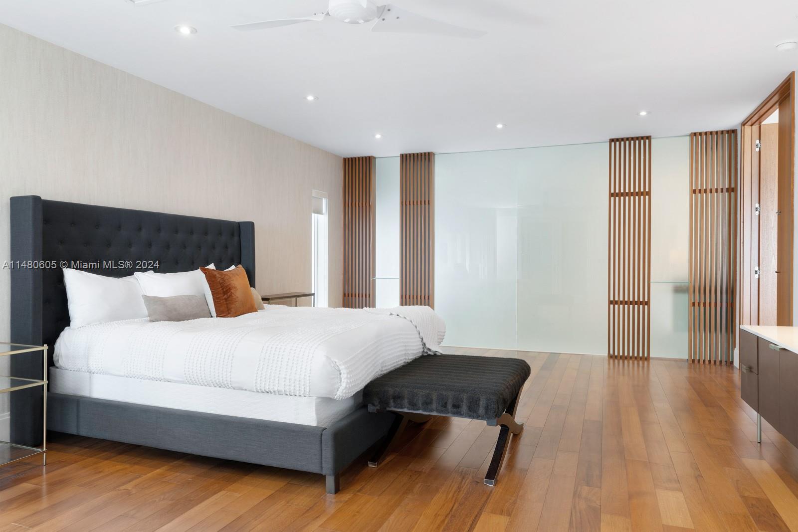 GOLDEN BEACH SEC C - Residential