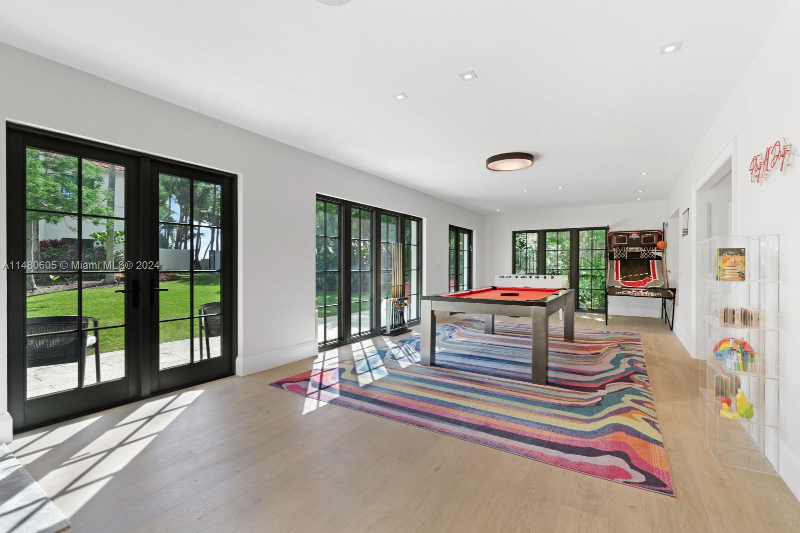 GOLDEN BEACH SEC C - Residential