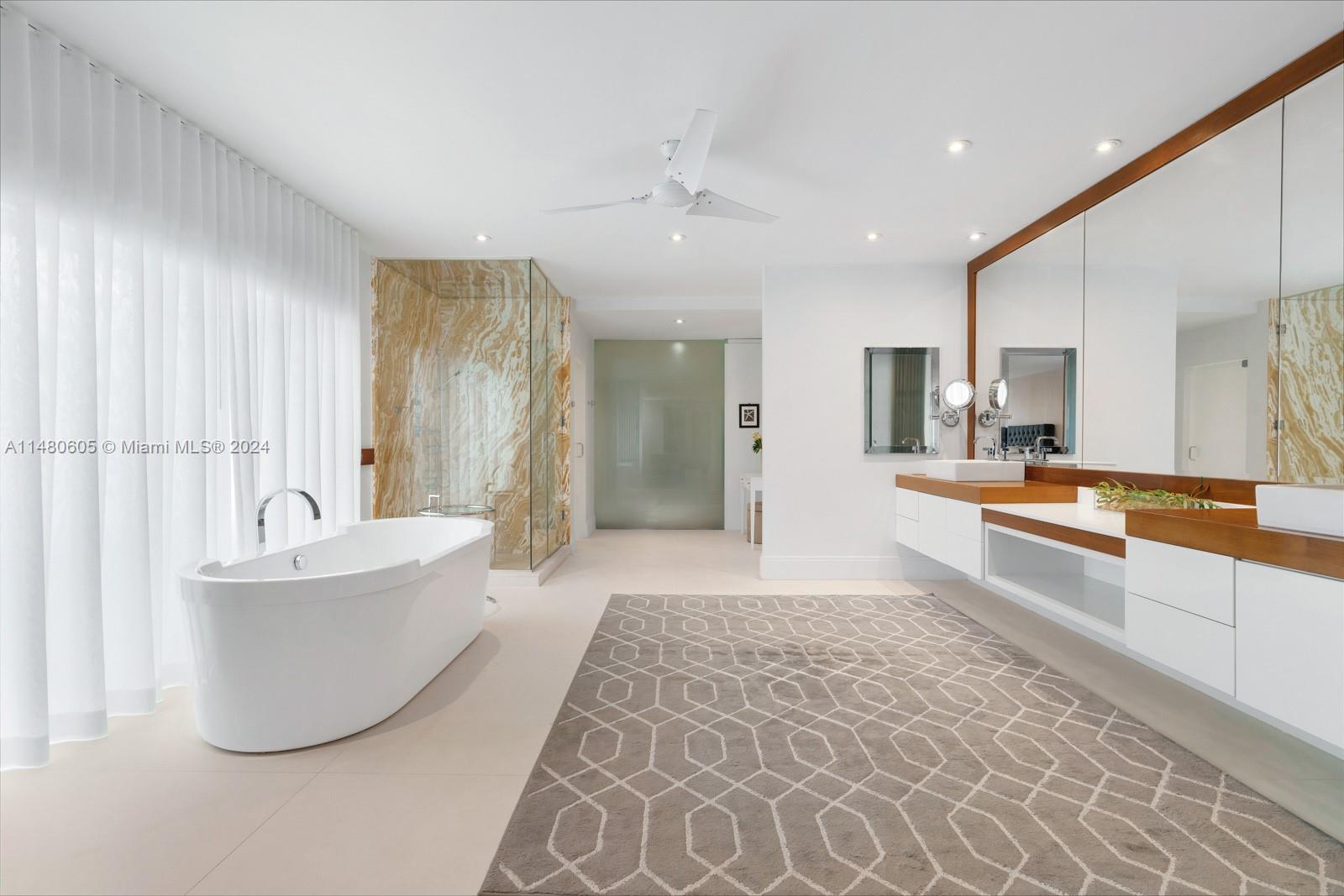 GOLDEN BEACH SEC C - Residential
