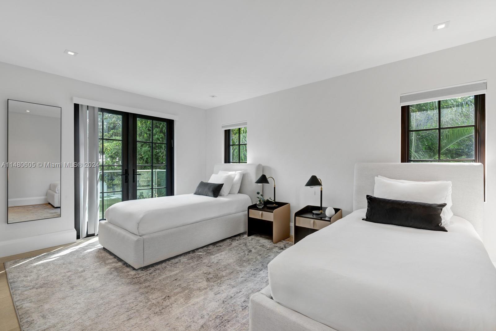 GOLDEN BEACH SEC C - Residential