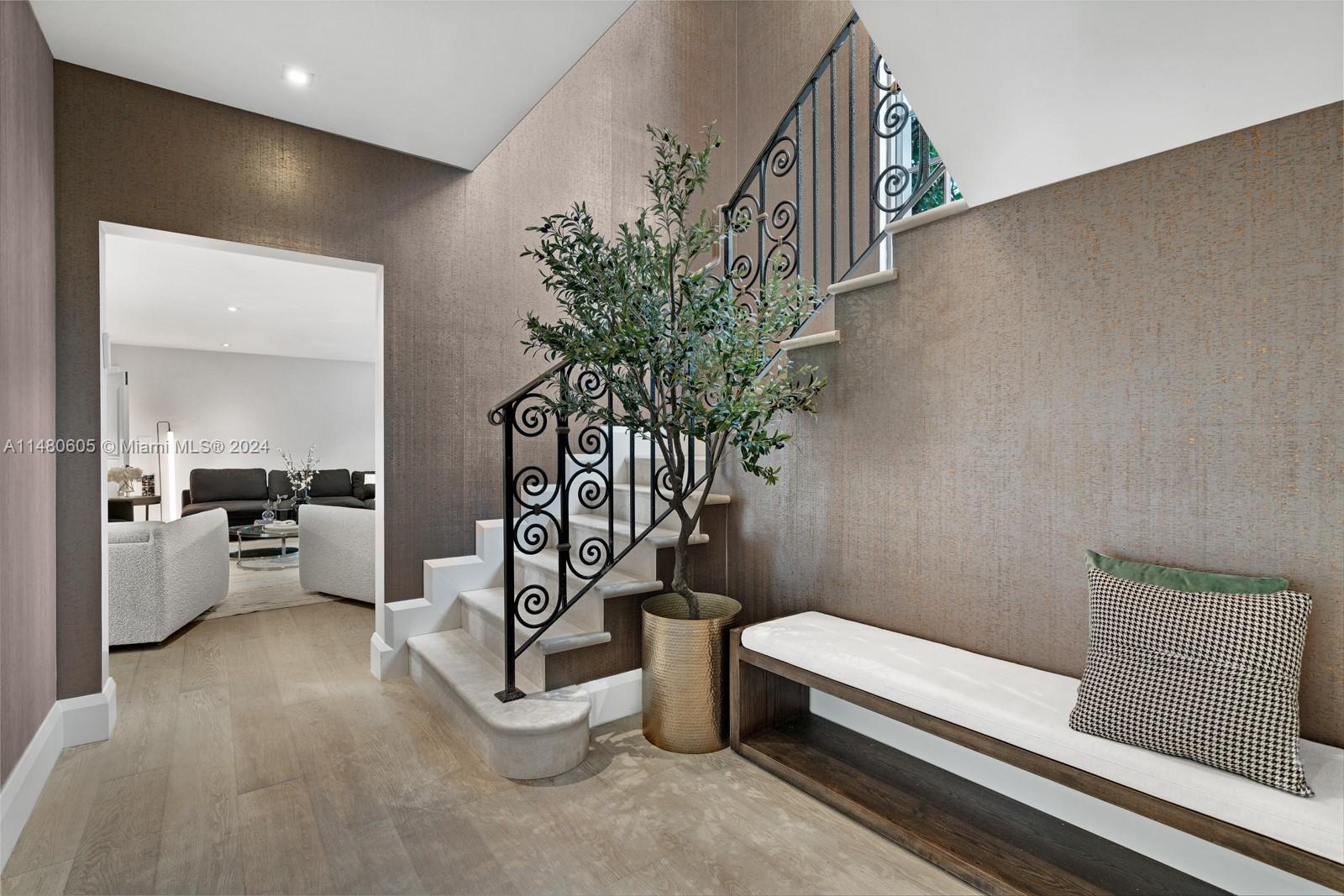 GOLDEN BEACH SEC C - Residential