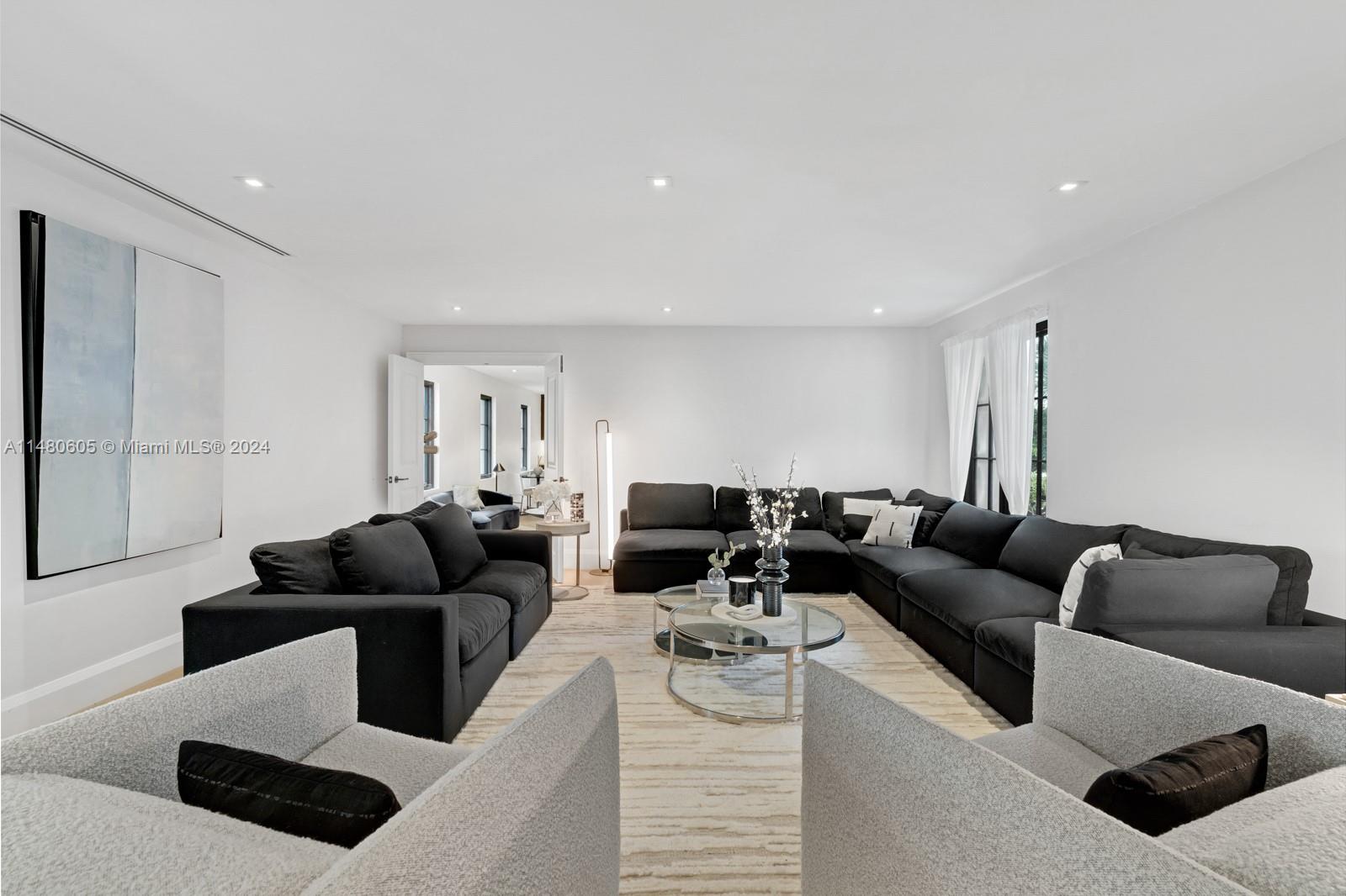 GOLDEN BEACH SEC C - Residential