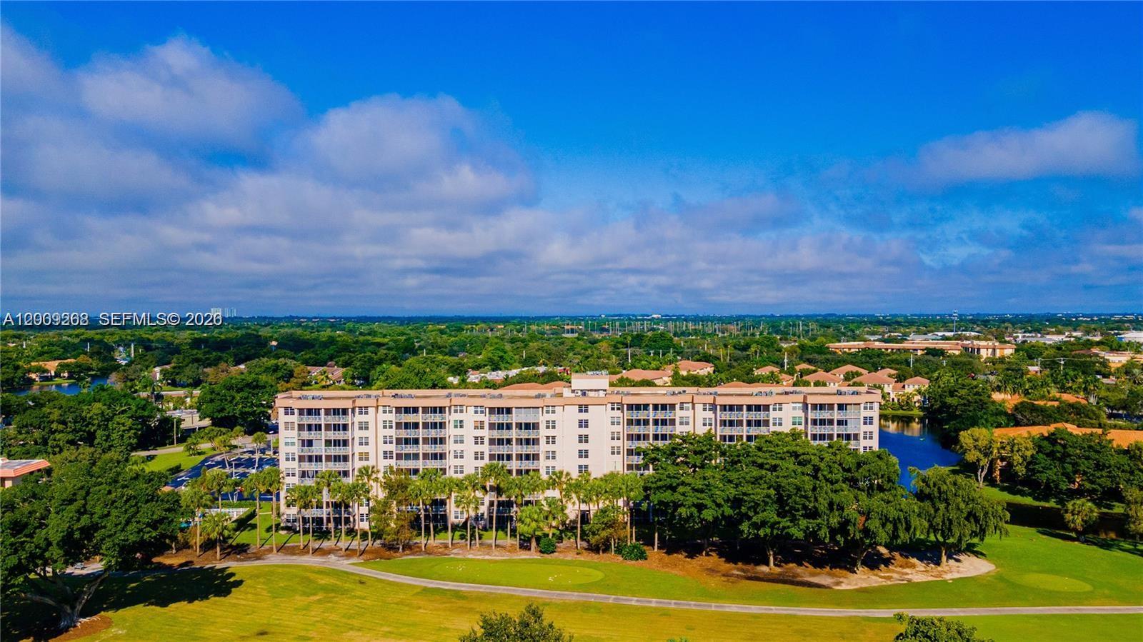 250 Jacaranda Dr 508, Plantation FL 33324