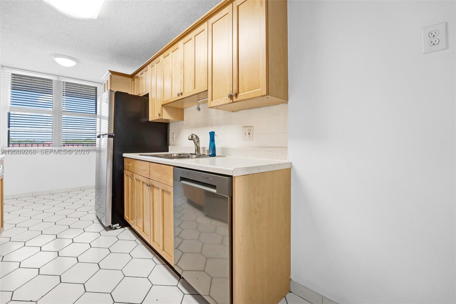 CORONADO AT JACARANDA PHA - Residential