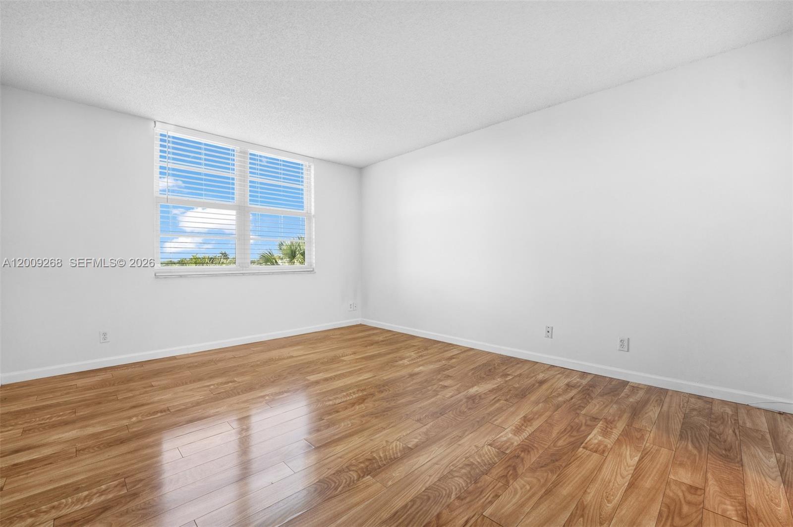 CORONADO AT JACARANDA PHA - Residential