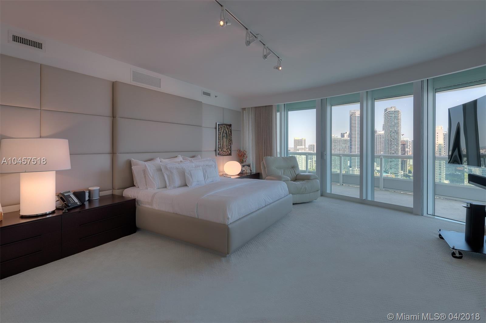 SANTA MARIA CONDO - Residential