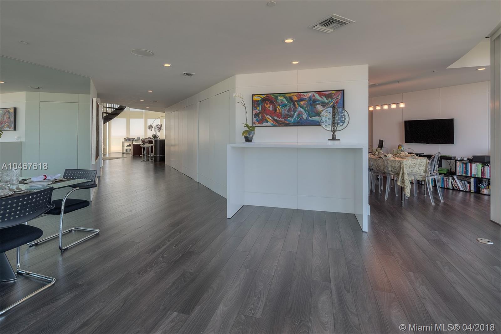 SANTA MARIA CONDO - Residential