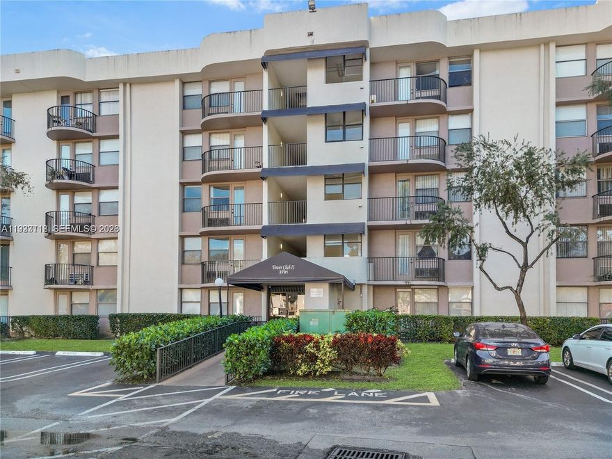 Excellent 1/1 in desired Coral Springs Area with 619 sqft. No rental restrictions. OK to Lease right away. HOA Fees 398 per month. No Special Assessments. Vacant and easy to show. Great investment opportunity. NEW AC in the unit. Cash offers only.