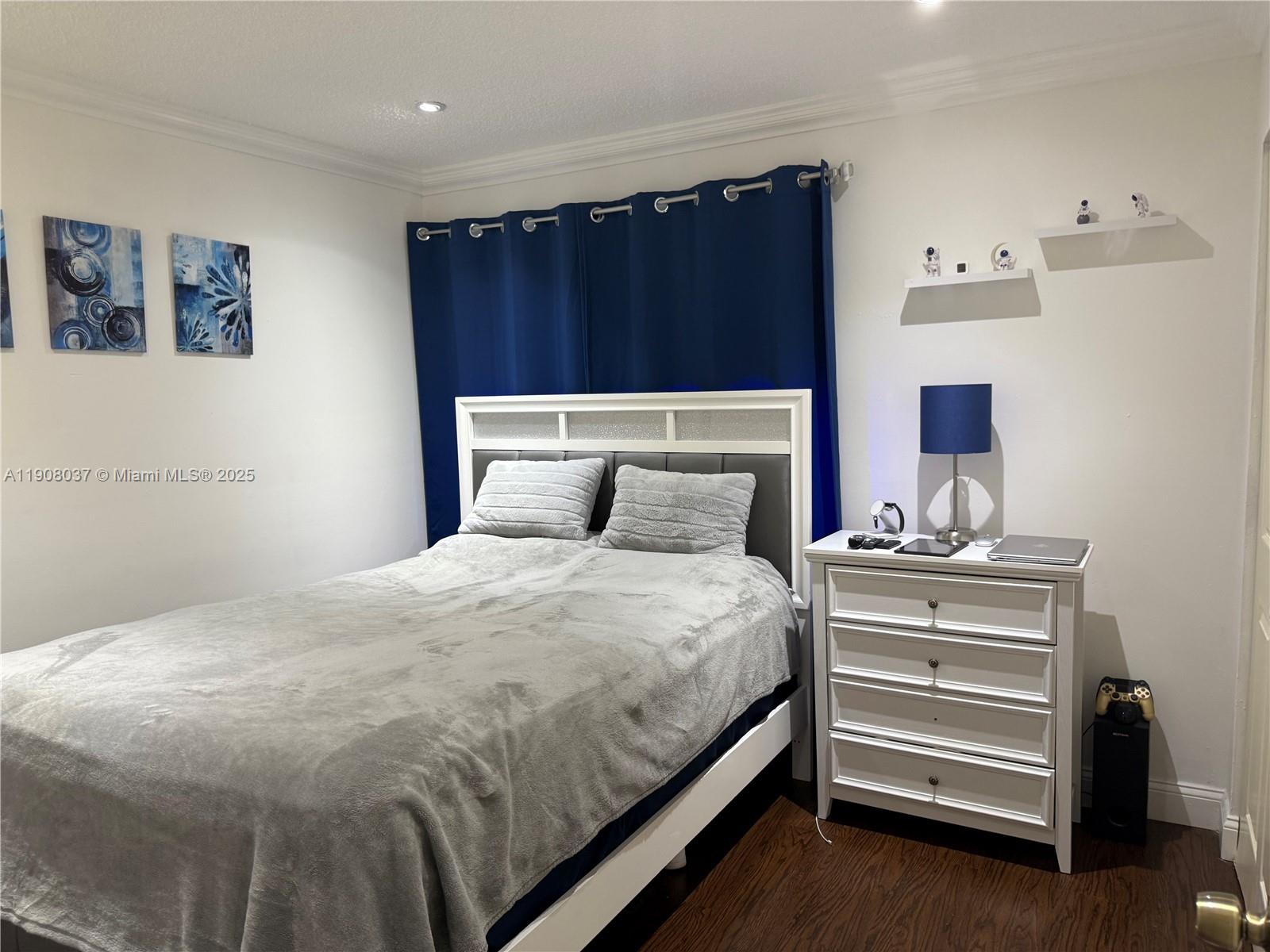 VILLA HOMES AT THE MOORS - Residential