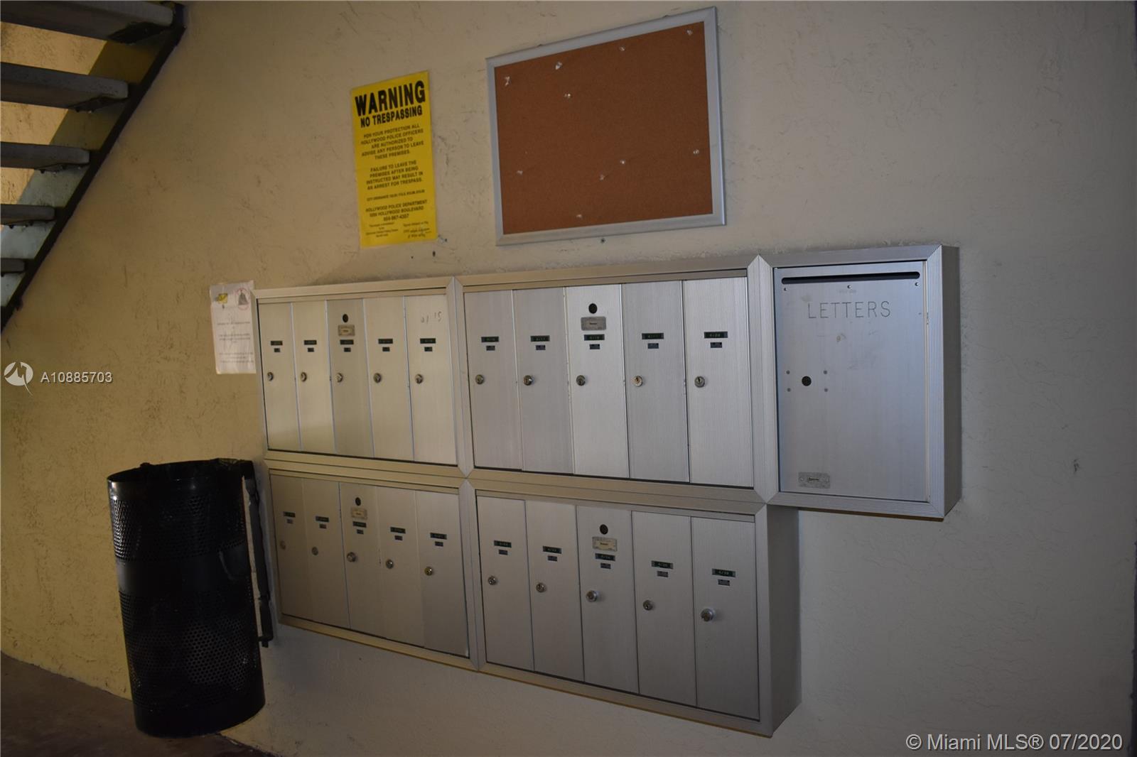 HOLLYWOOD PARC CONDO - Residential