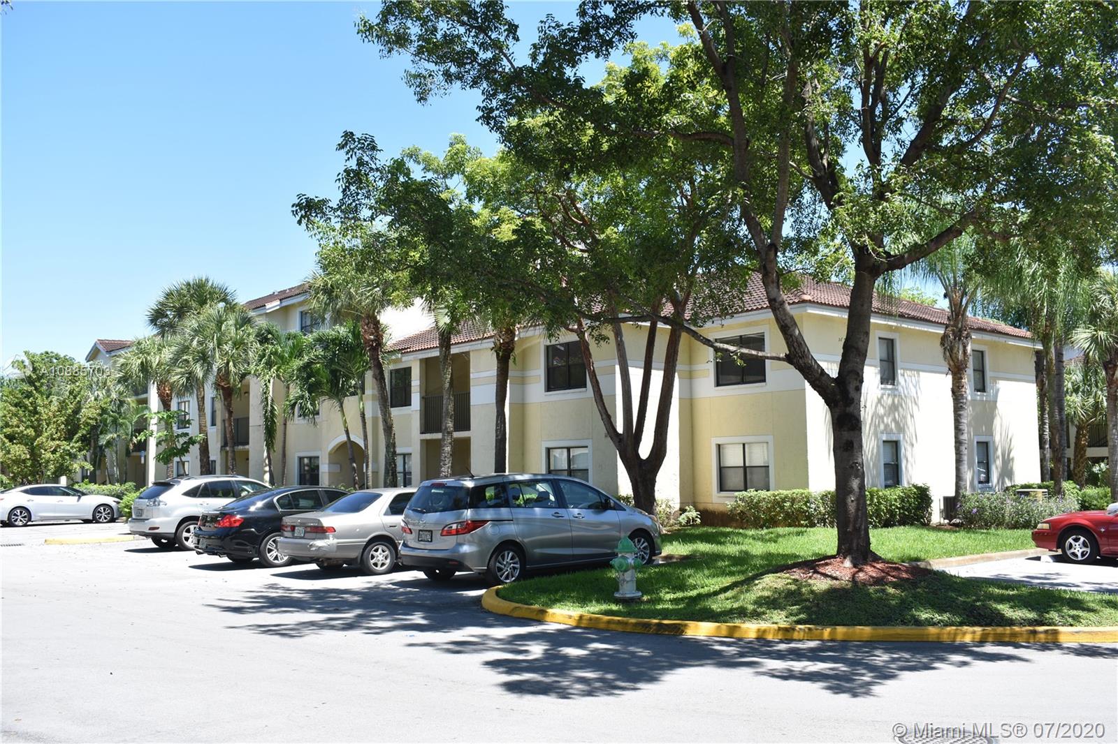 HOLLYWOOD PARC CONDO - Residential