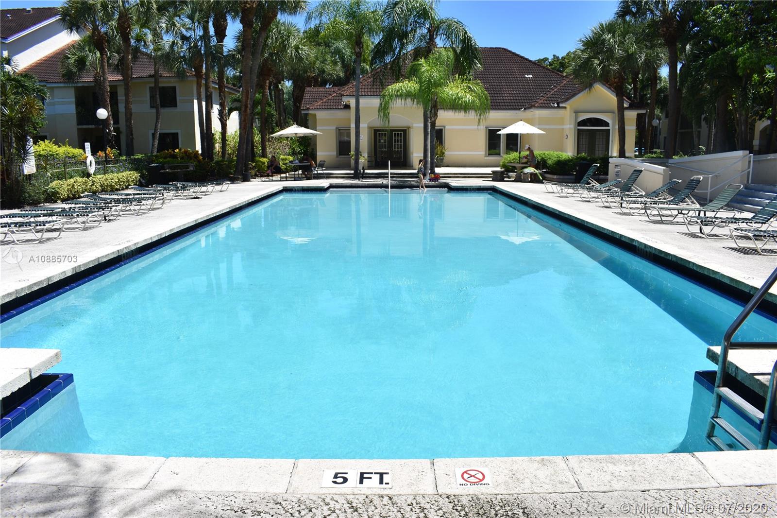 HOLLYWOOD PARC CONDO - Residential