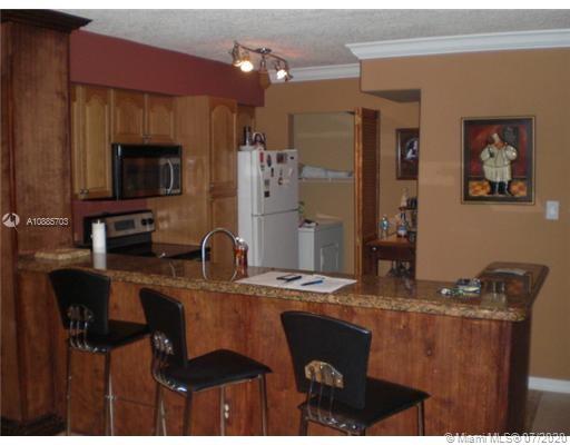 HOLLYWOOD PARC CONDO - Residential