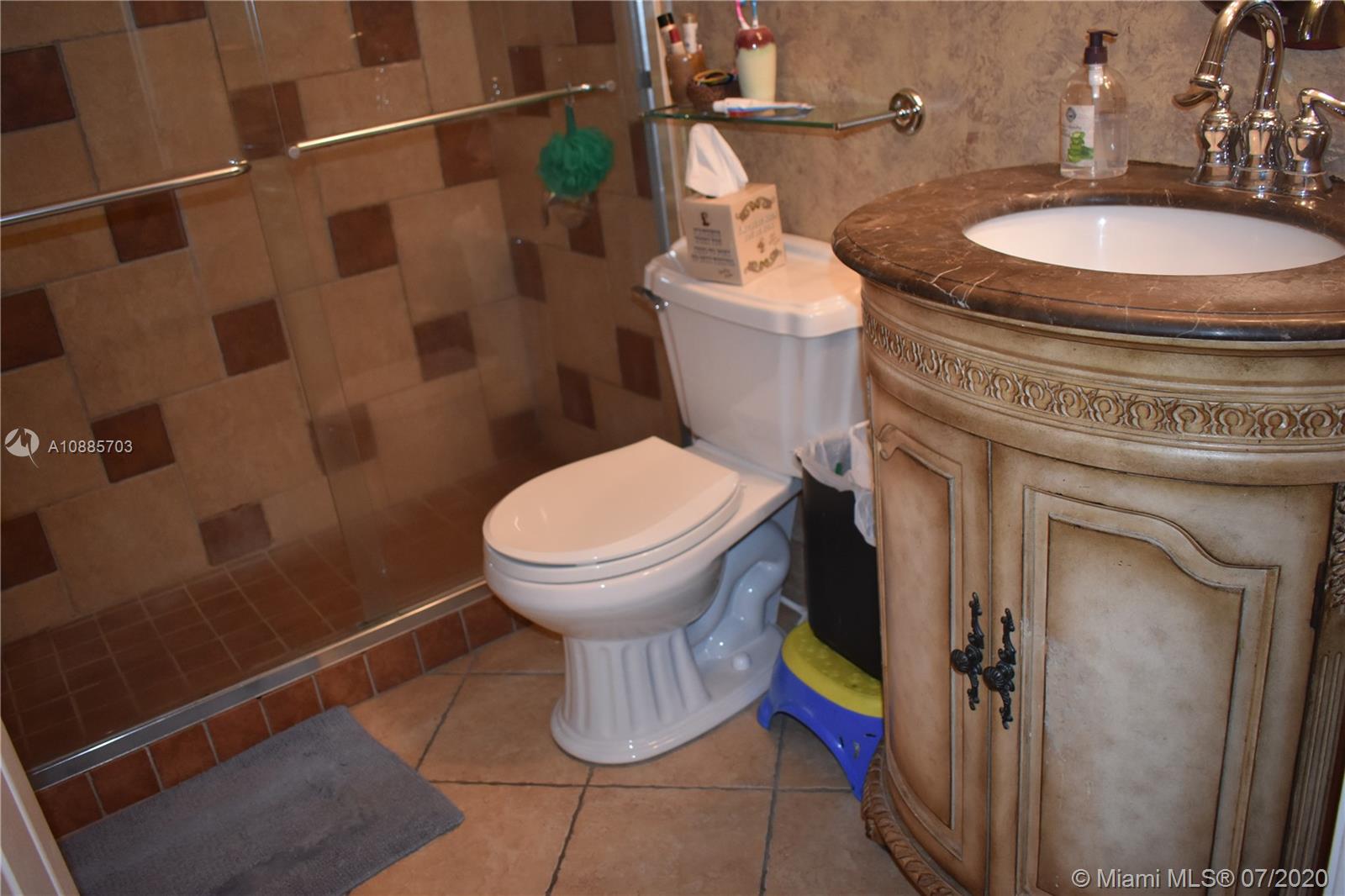 HOLLYWOOD PARC CONDO - Residential