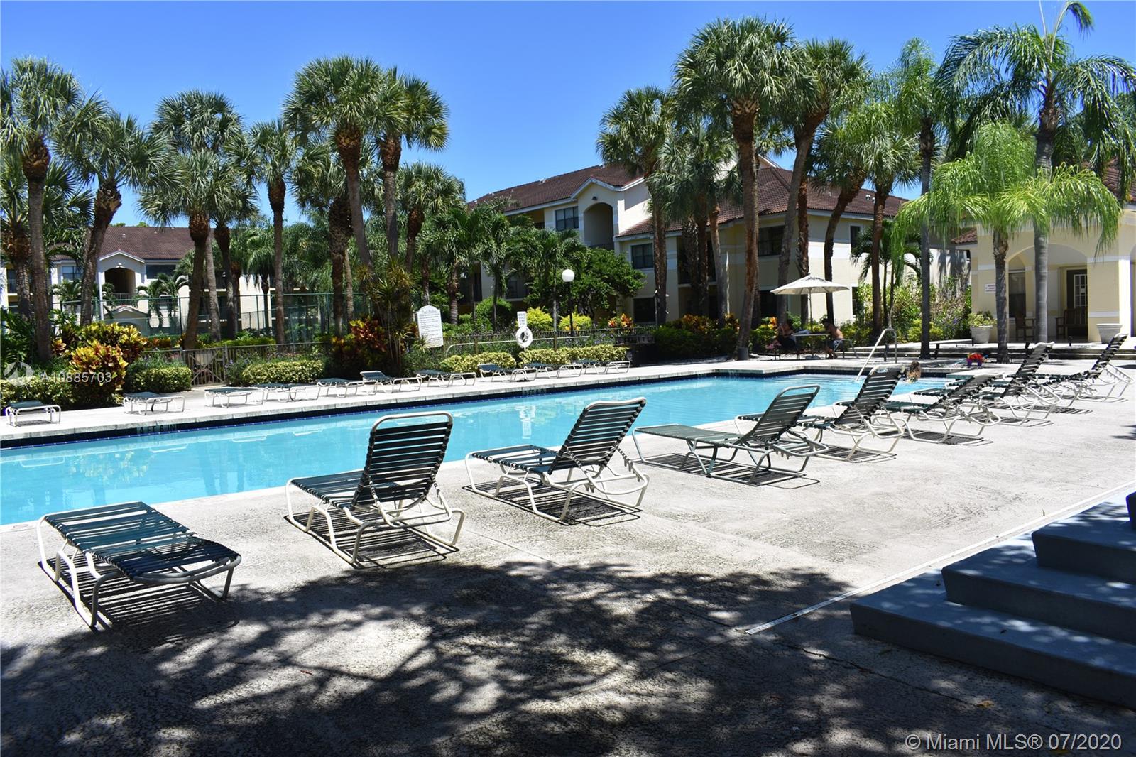 HOLLYWOOD PARC CONDO - Residential