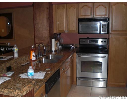 HOLLYWOOD PARC CONDO - Residential