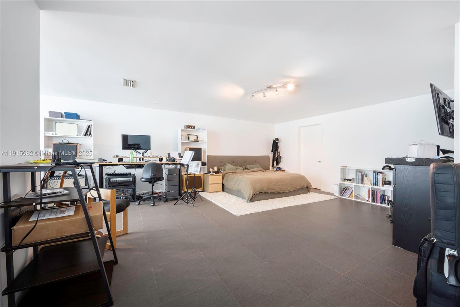 FOUR MIDTOWN MIAMI CONDO - Residential