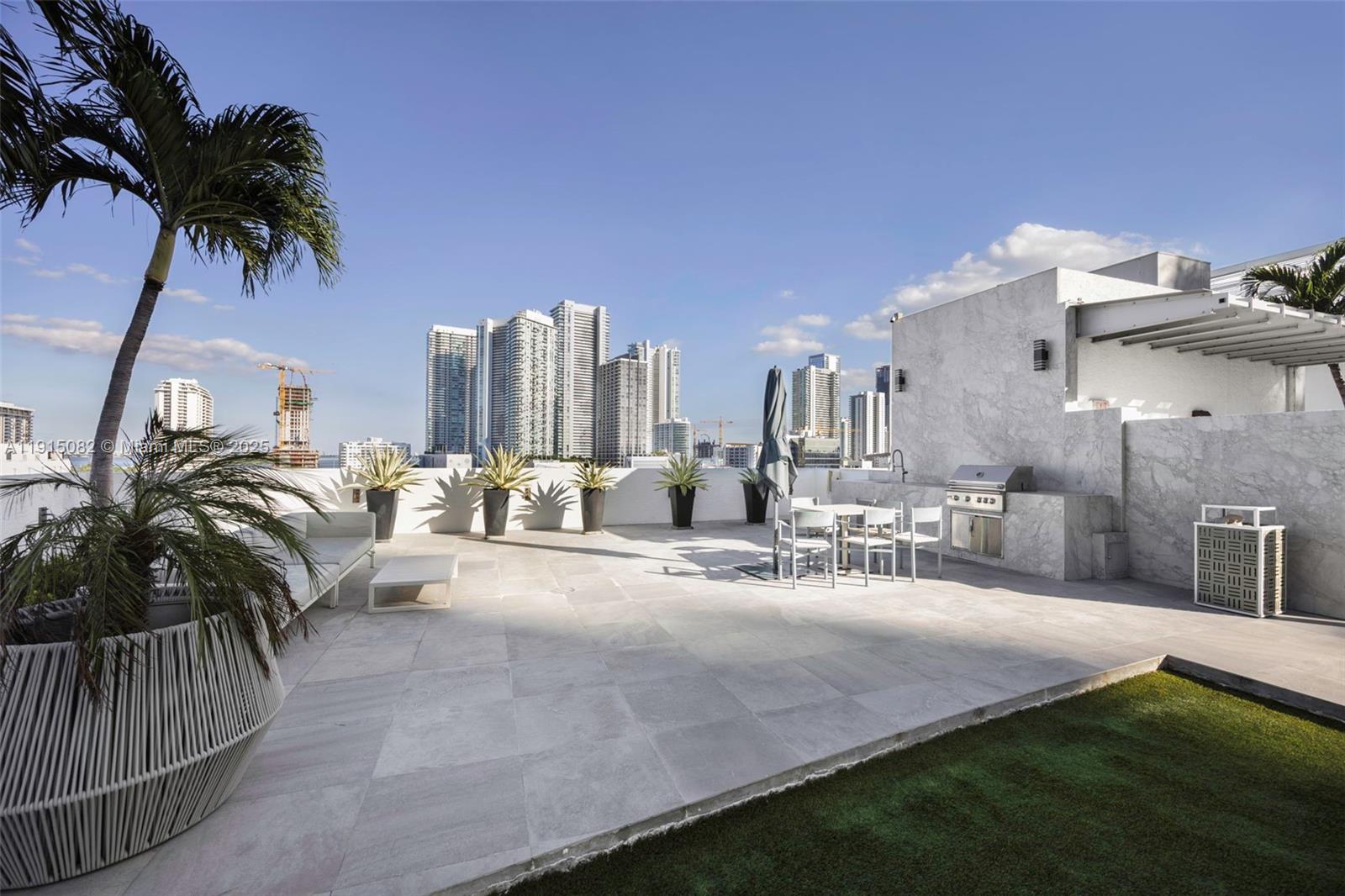 FOUR MIDTOWN MIAMI CONDO - Residential