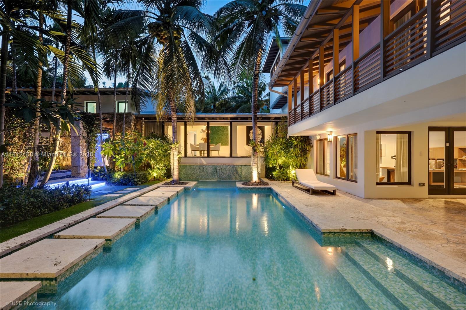 3571 N Prospect Dr, Miami, Broward County, Florida - 6 Bedrooms  
5 Bathrooms - 