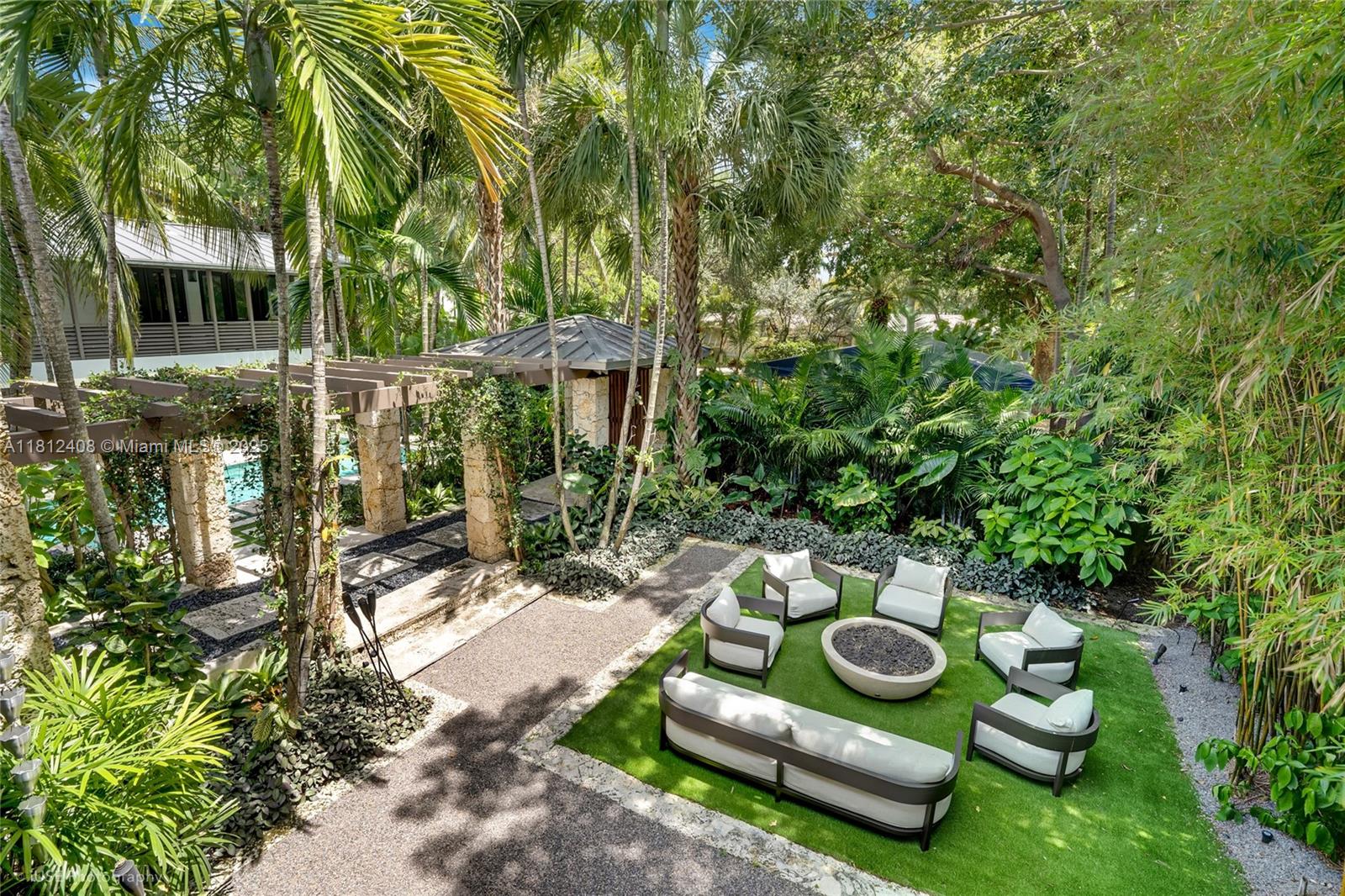3571 N Prospect Dr