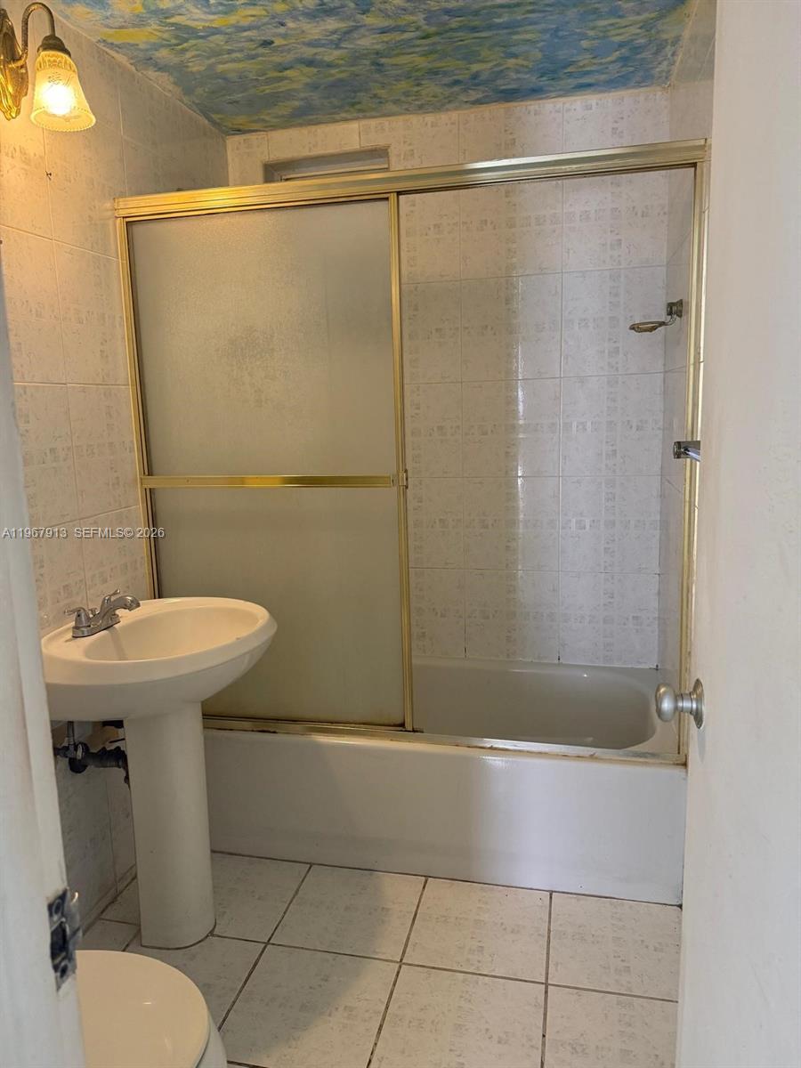 WATERSIDE CONDO - Residential