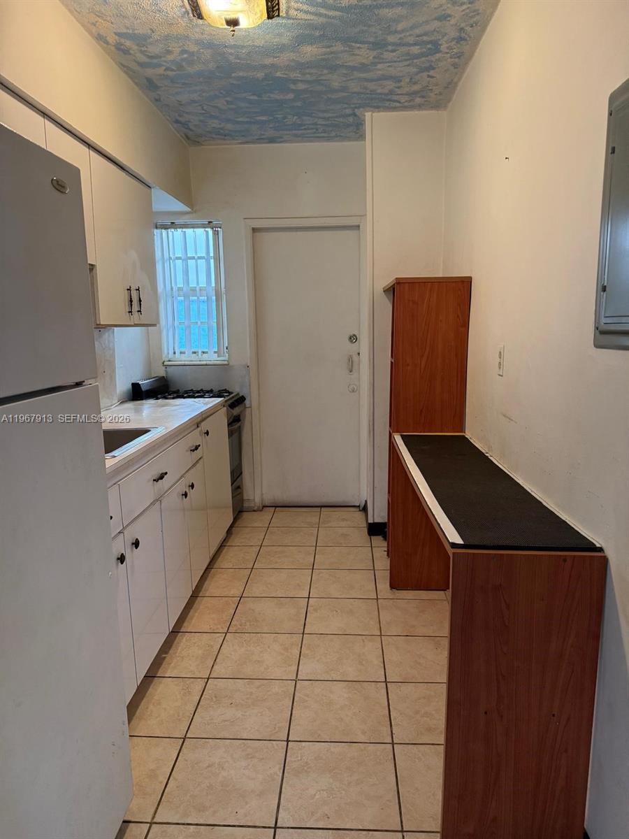 WATERSIDE CONDO - Residential