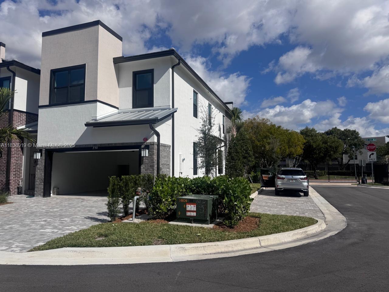 750 NW 82nd Ter, Plantation, FL, 33324/$789,000 1 750 NW 82nd Ter