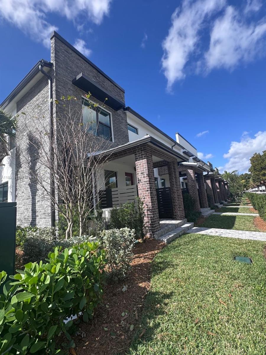 750 NW 82nd Ter, Plantation, FL, 33324/$789,000 2 750 NW 82nd Ter