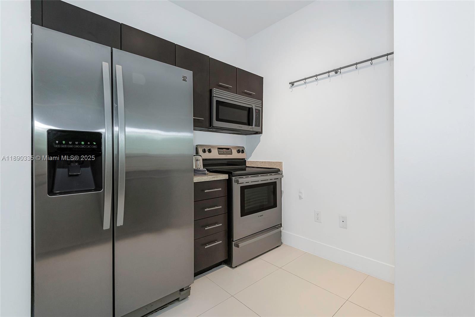 945 Jefferson Ave 103