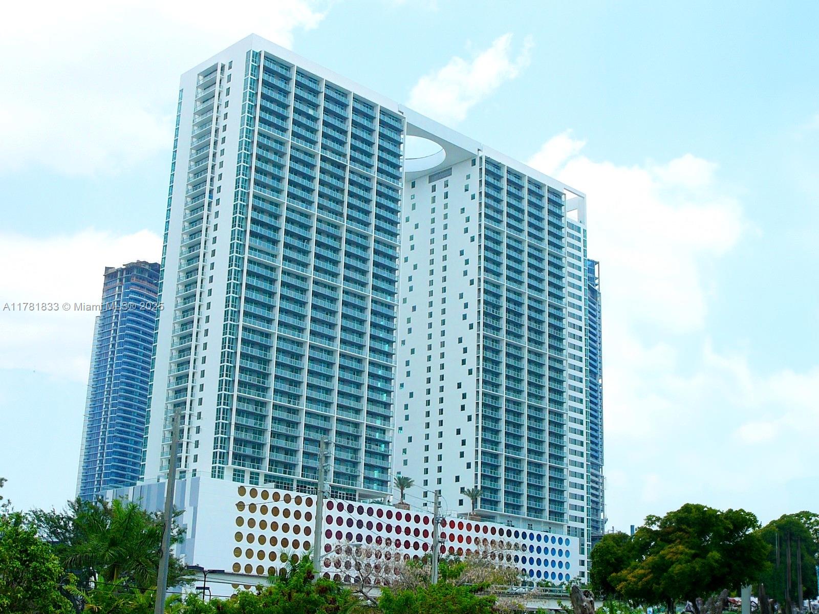 Rental Property at 55 Se 6th St 2005, Miami, Broward County, Florida - Bedrooms: 2 
Bathrooms: 2  - $4,150 MO.
