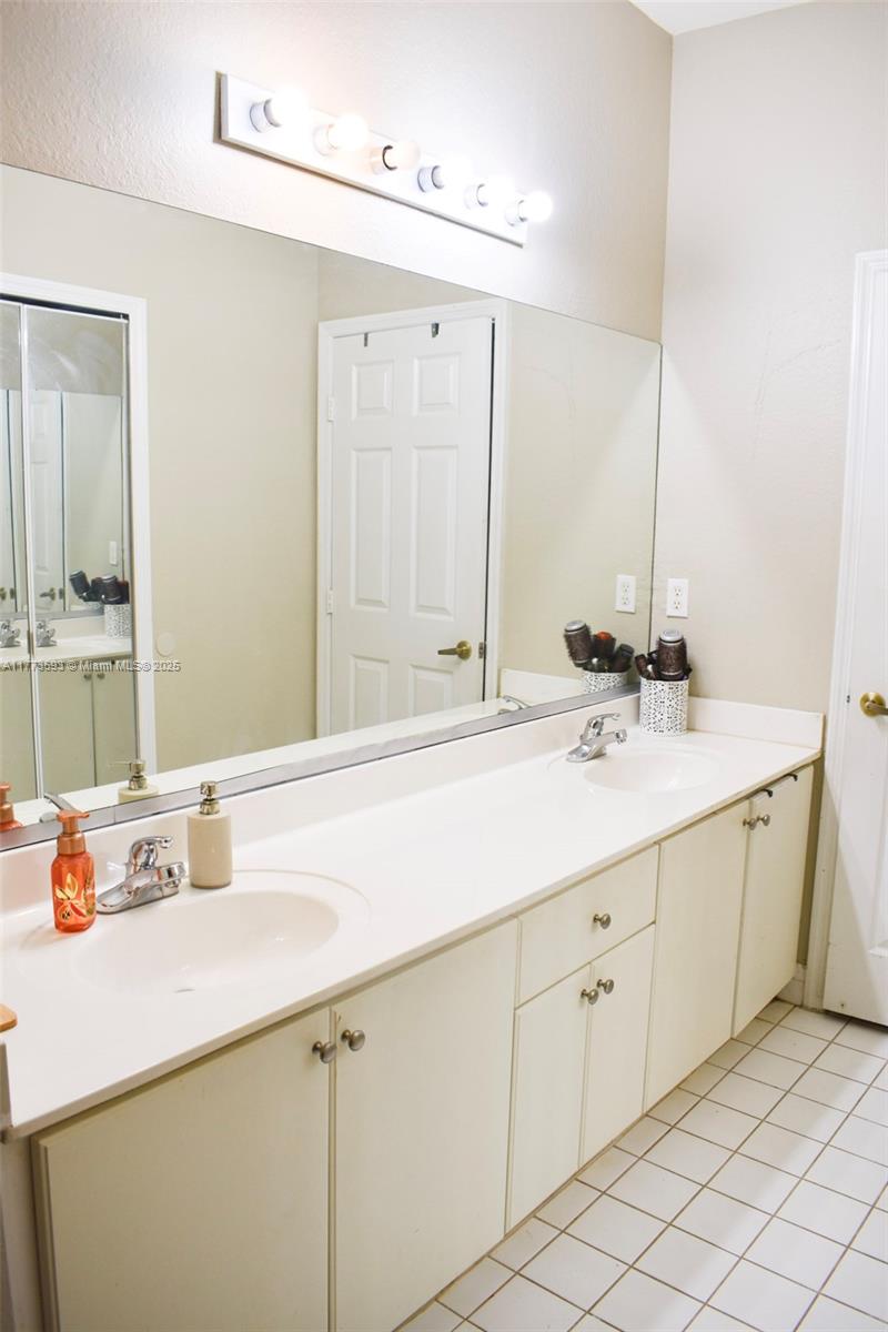 CENTURY GARDENS VILLAS - Residential Lease