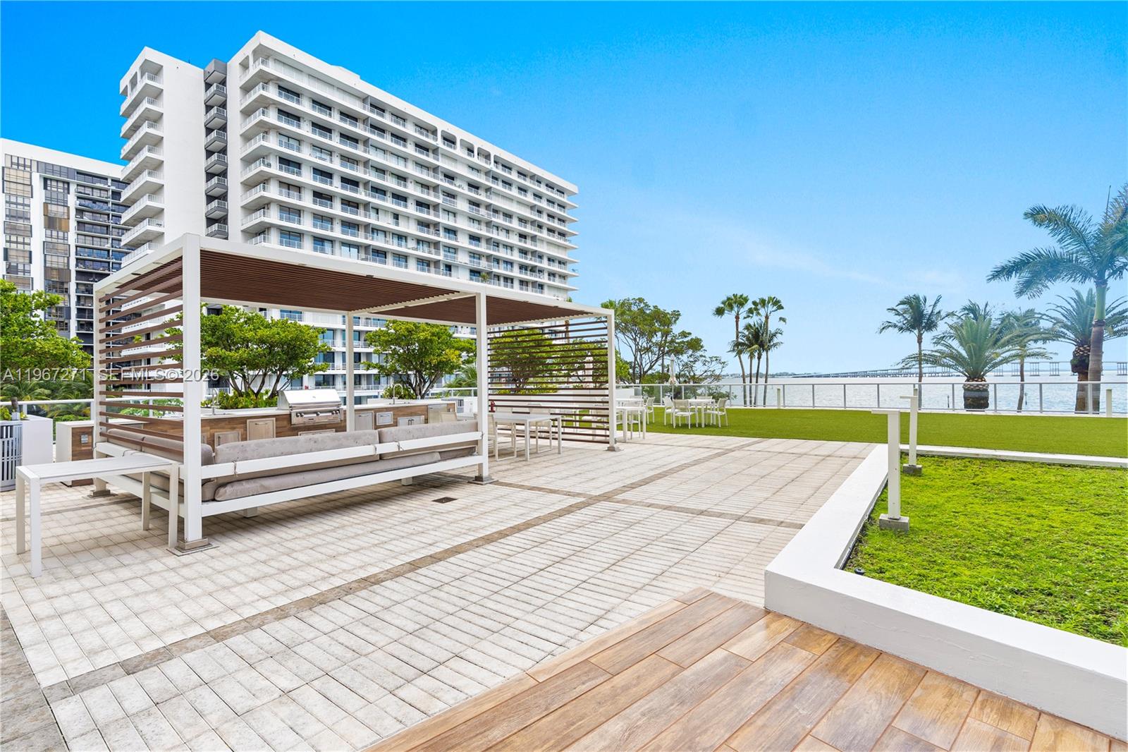 THE PALACE CONDO - Residential