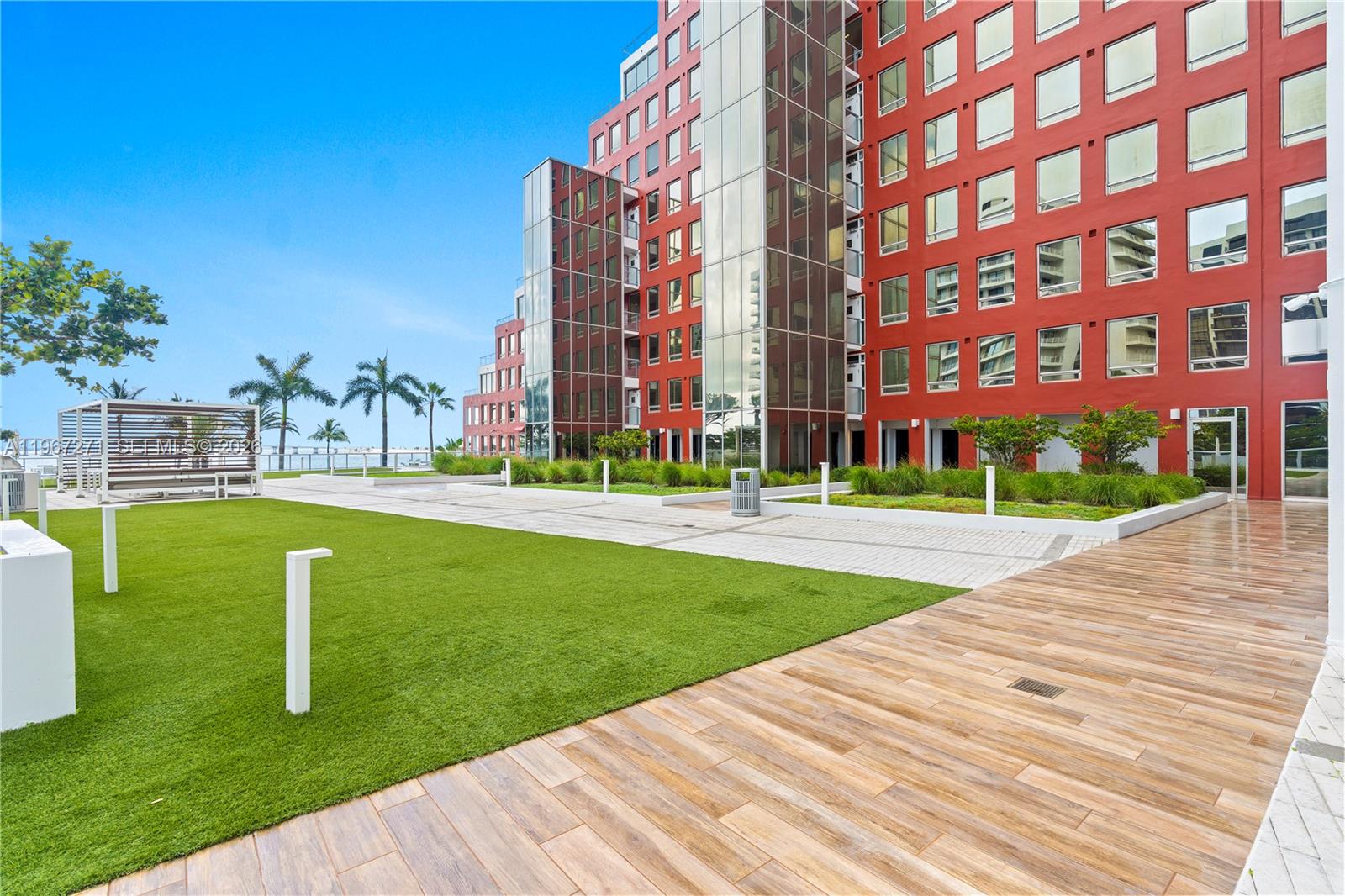 THE PALACE CONDO - Residential