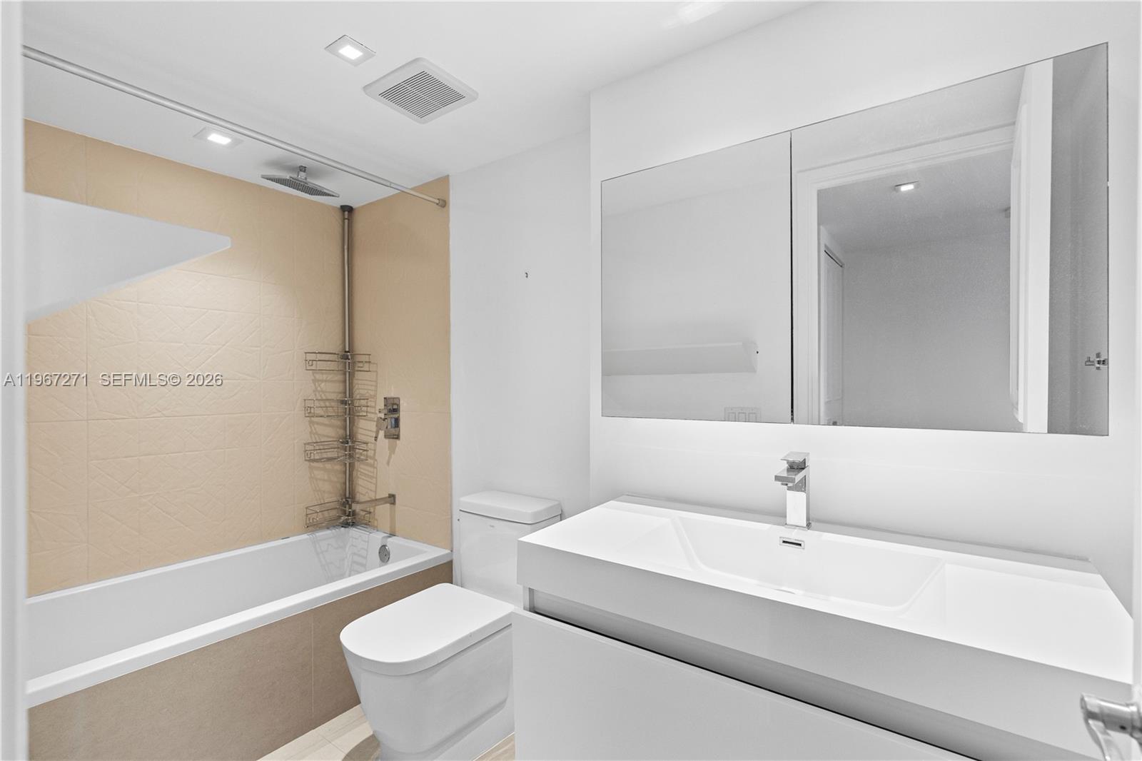 THE PALACE CONDO - Residential