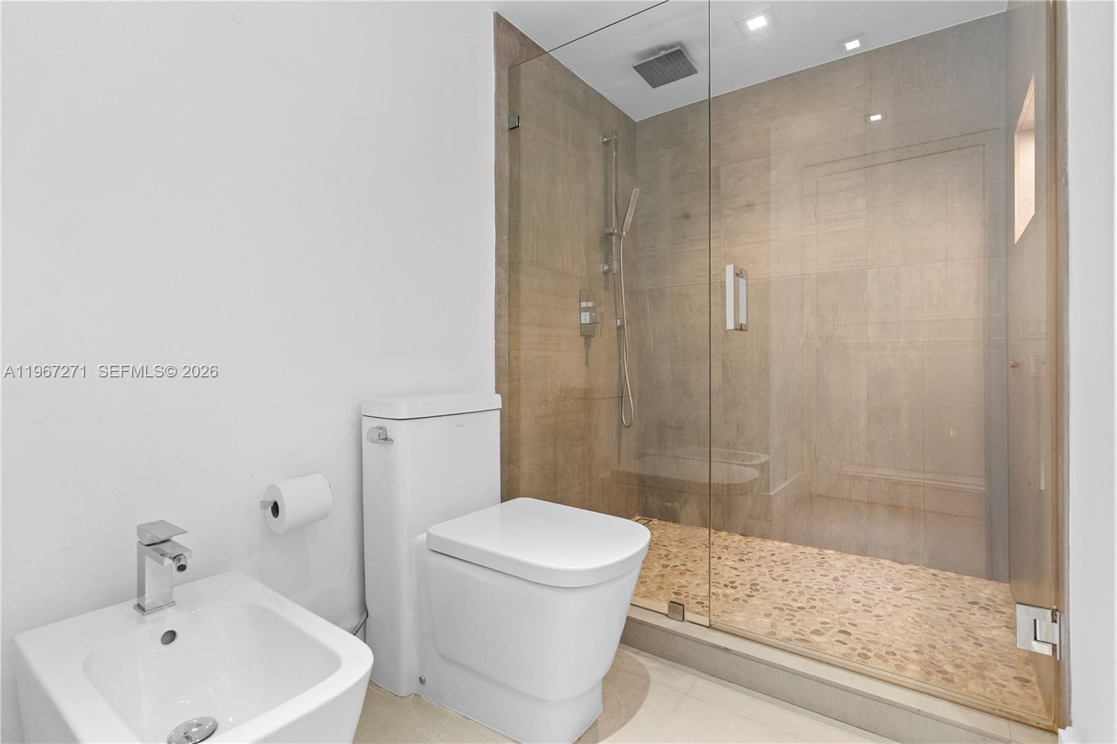 THE PALACE CONDO - Residential