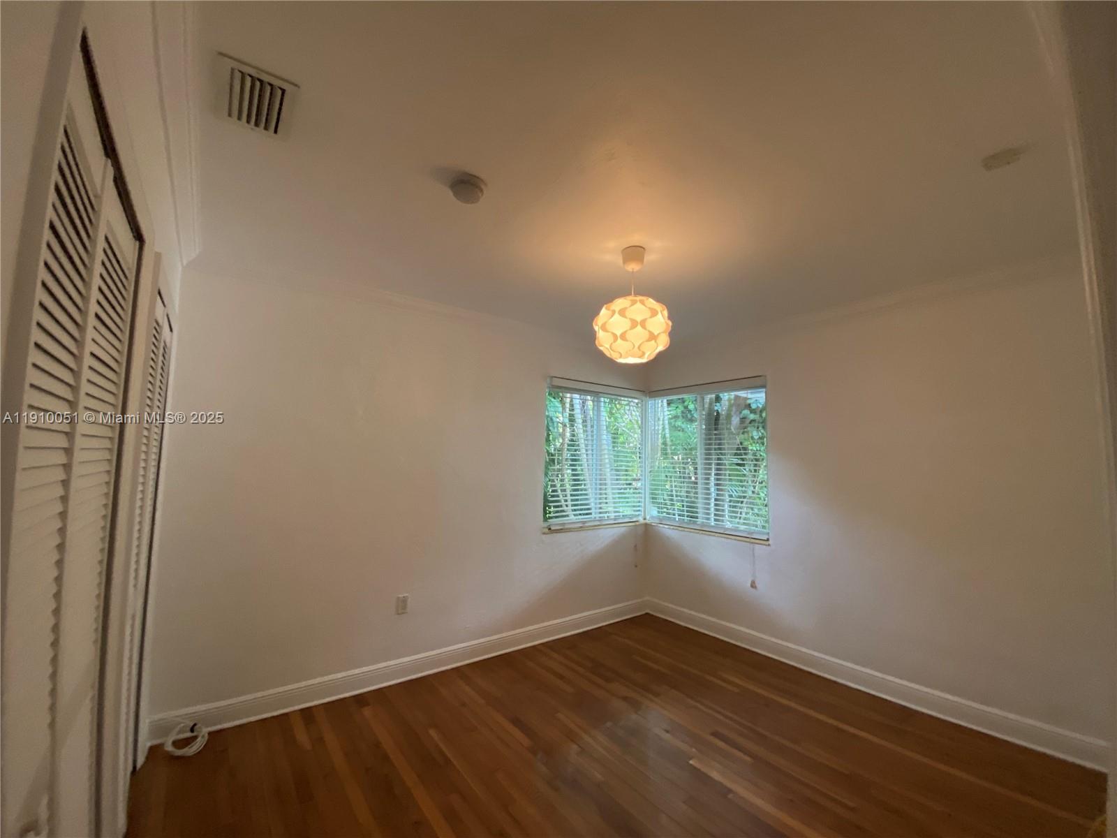 COUNTRY CLUB ESTATES SEC - Residential Lease