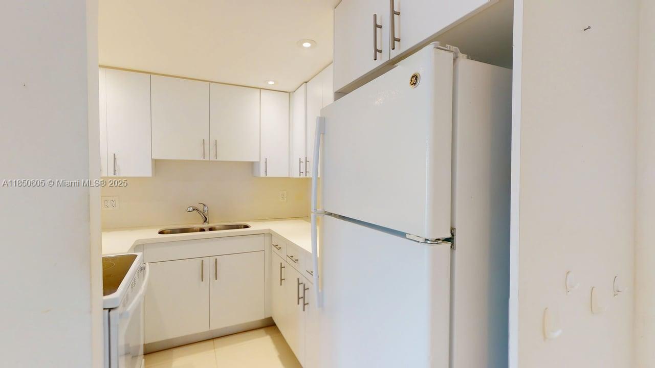 POINT EAST ONE CONDO-BLDG - Residential