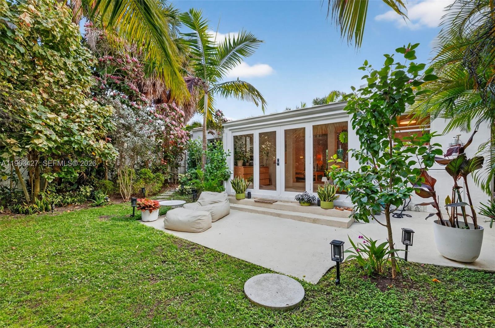 LAS OLAS BY THE SEA EXT - Land