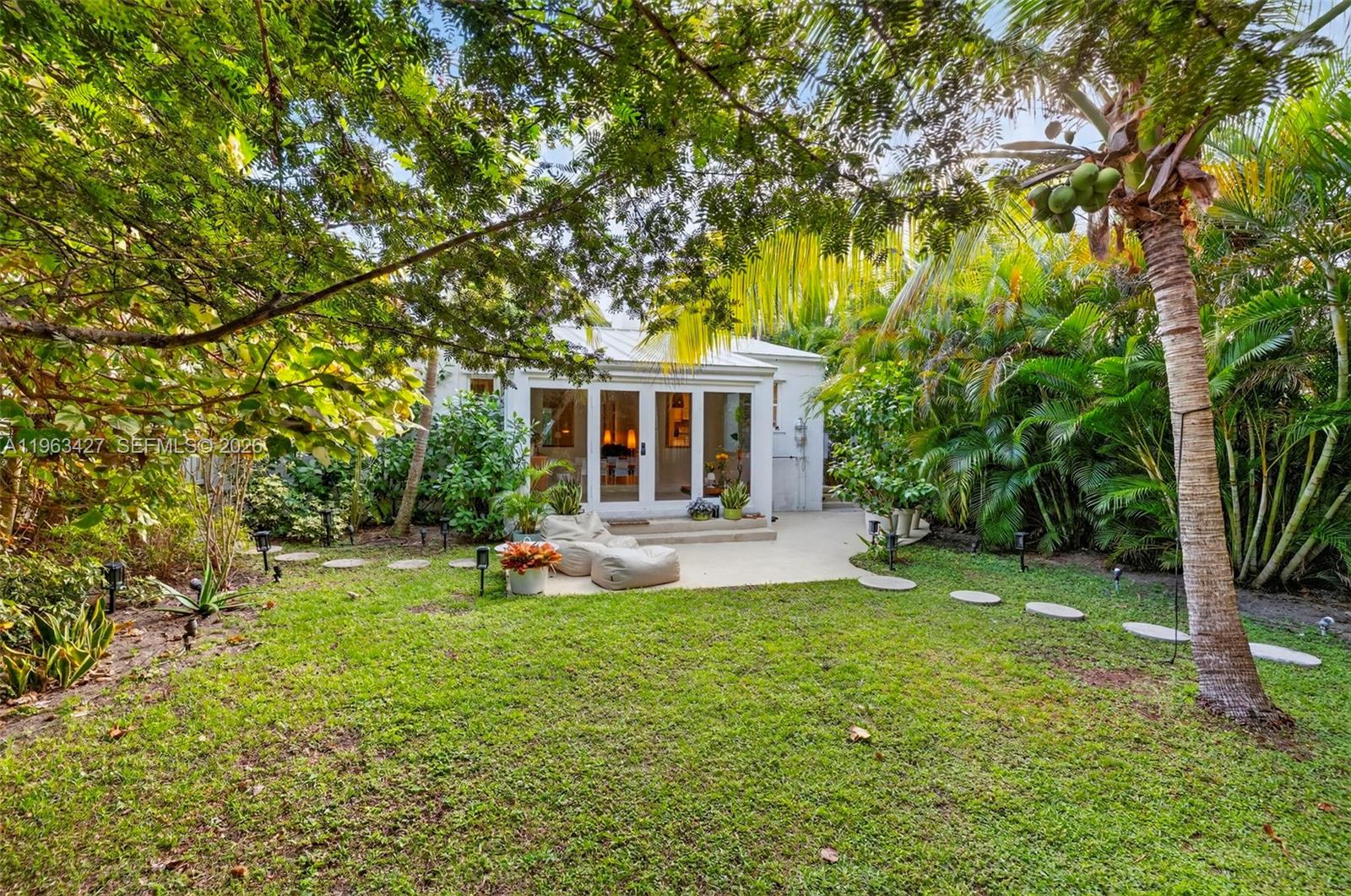 LAS OLAS BY THE SEA EXT - Land