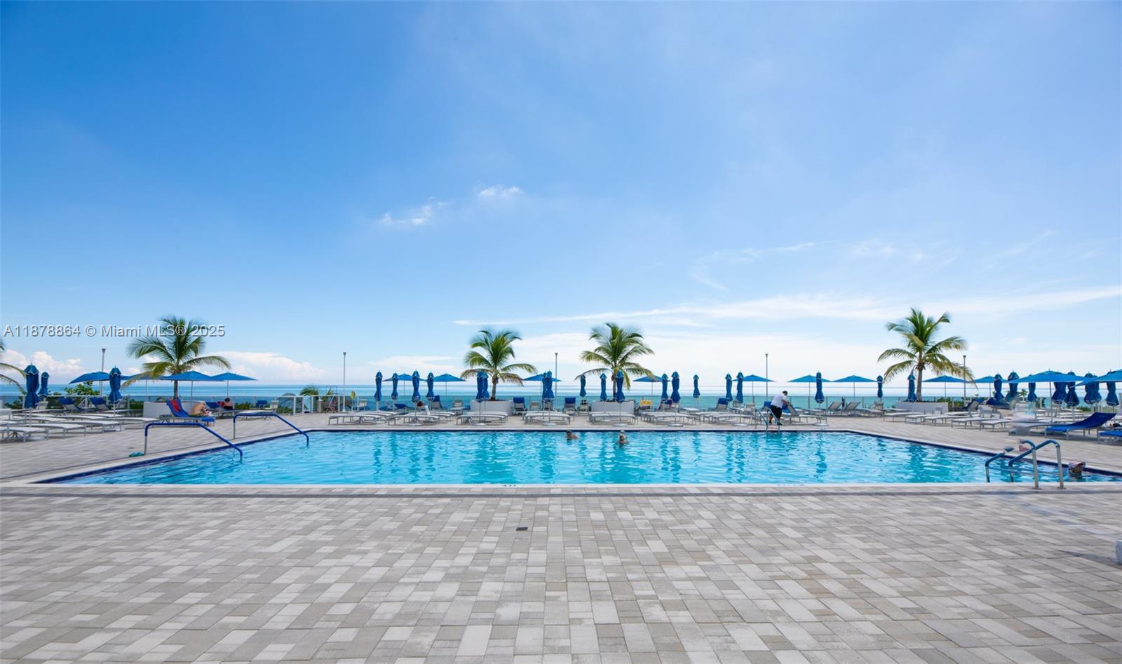 LA MER ESTATES SOUTH COND - Residential