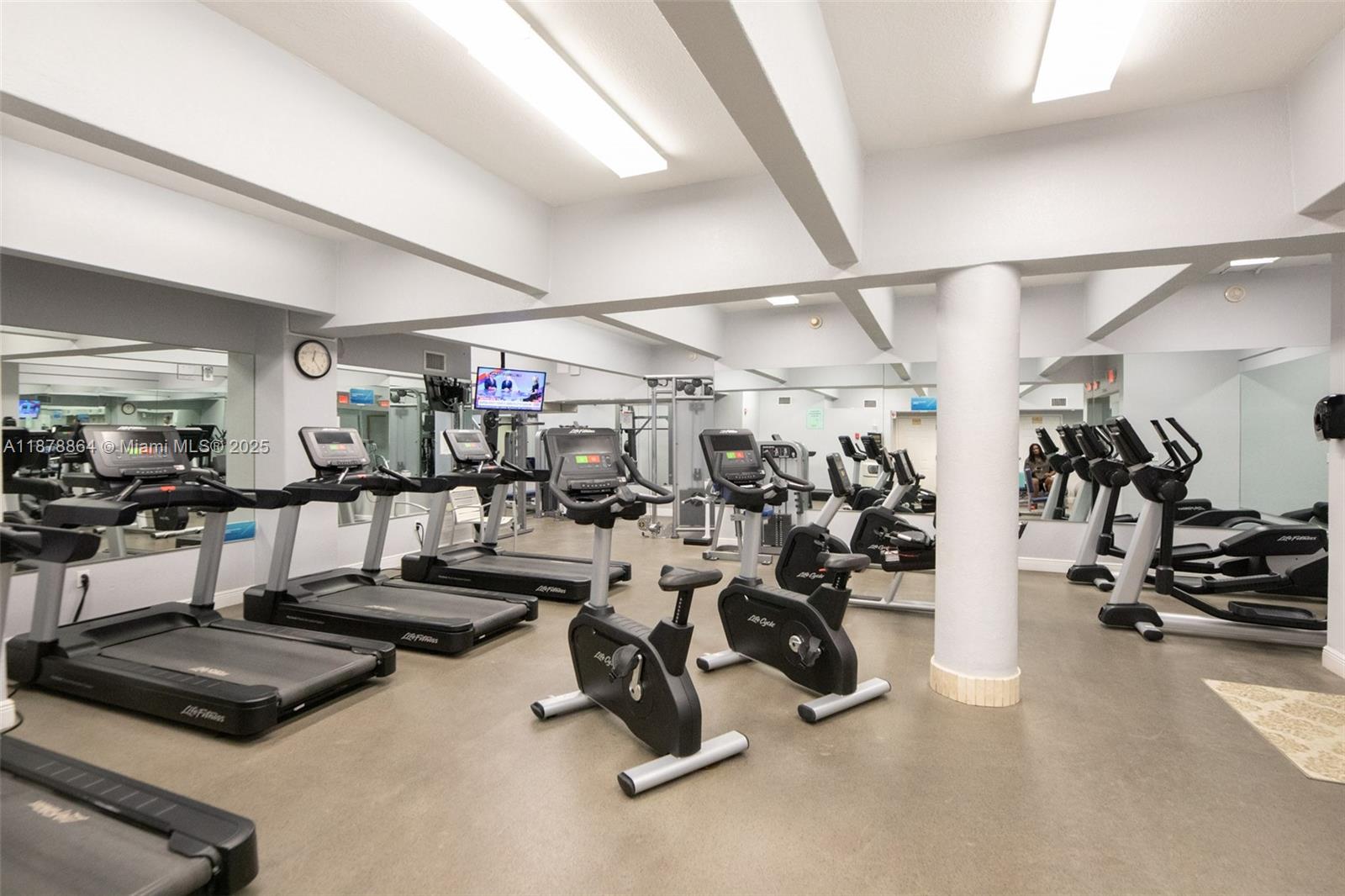 LA MER ESTATES SOUTH COND - Residential