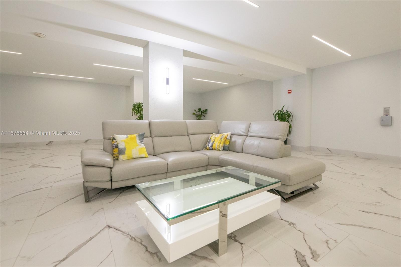 LA MER ESTATES SOUTH COND - Residential