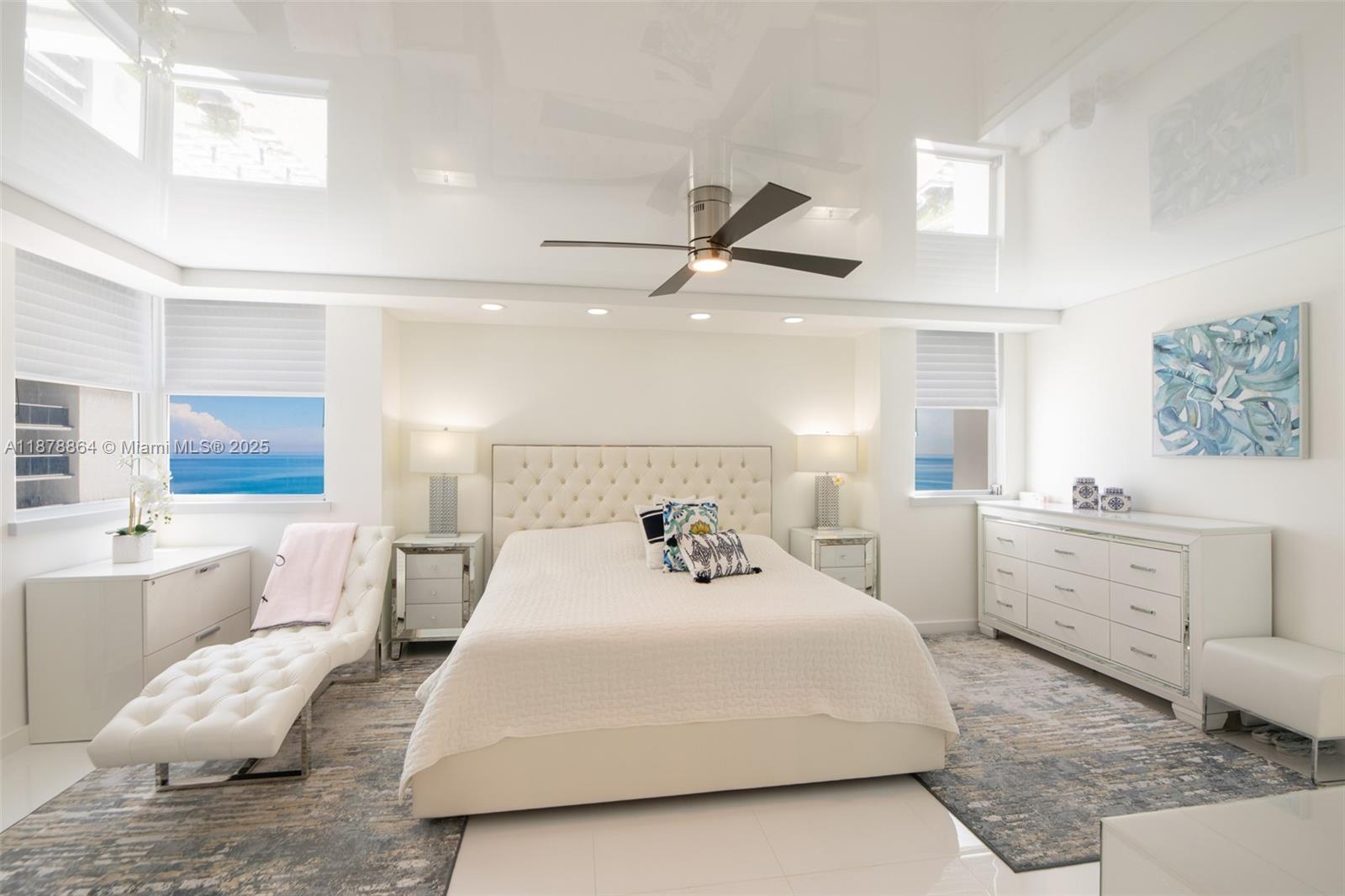 LA MER ESTATES SOUTH COND - Residential