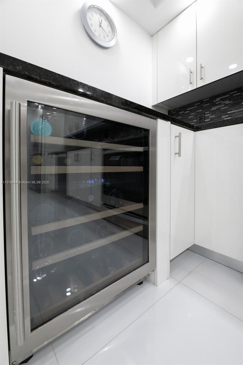 LA MER ESTATES SOUTH COND - Residential