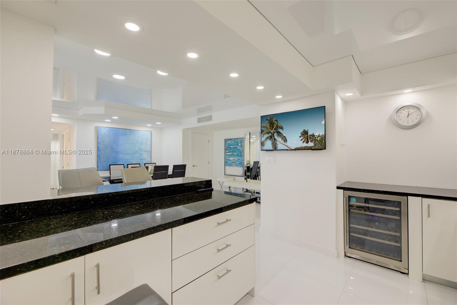 LA MER ESTATES SOUTH COND - Residential