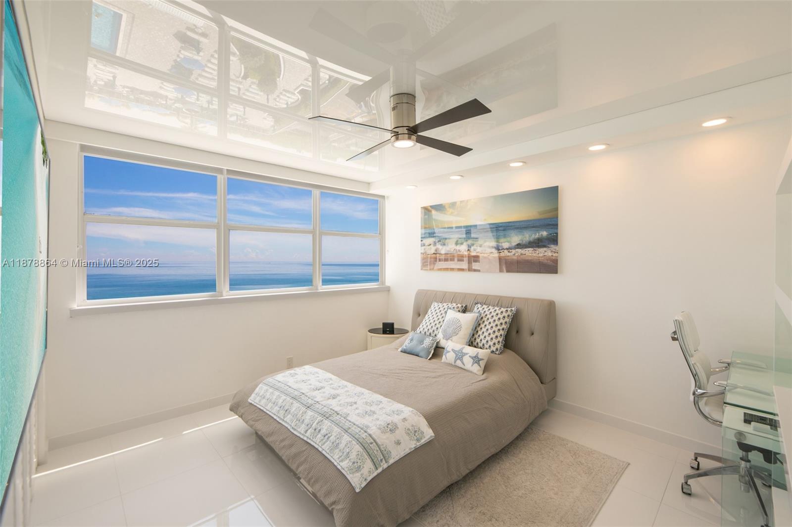 LA MER ESTATES SOUTH COND - Residential