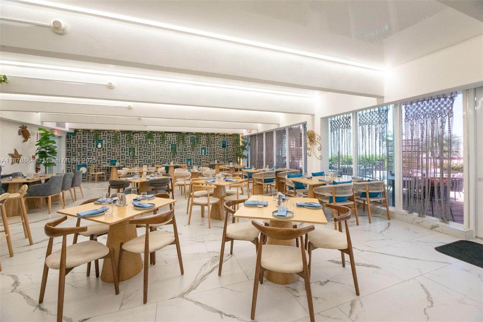 LA MER ESTATES SOUTH COND - Residential