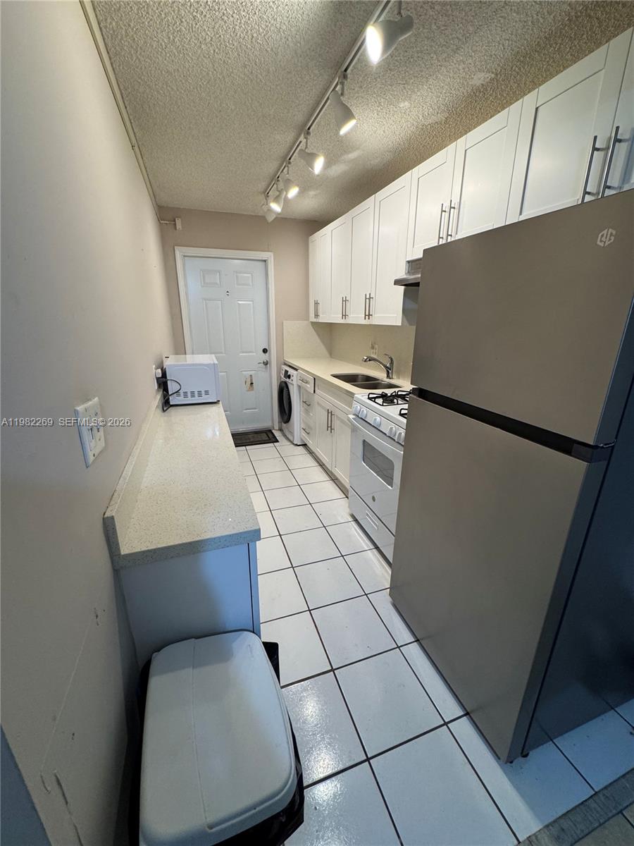 RO-MONT SOUTH CONDO F - Residential